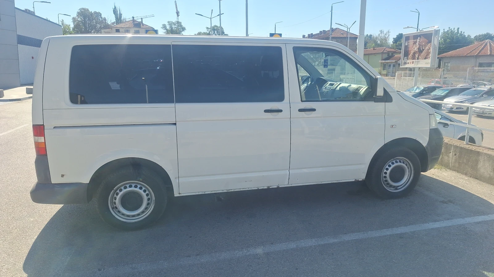 VW T5 9 местен, снимка 4 - Бусове и автобуси - 56301132