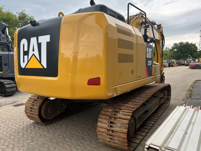Багер Cat 323FL, снимка 4 - Индустриална техника - 53367782