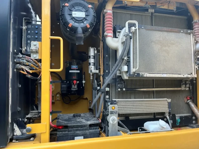 Багер Cat 323FL, снимка 12 - Индустриална техника - 53367782