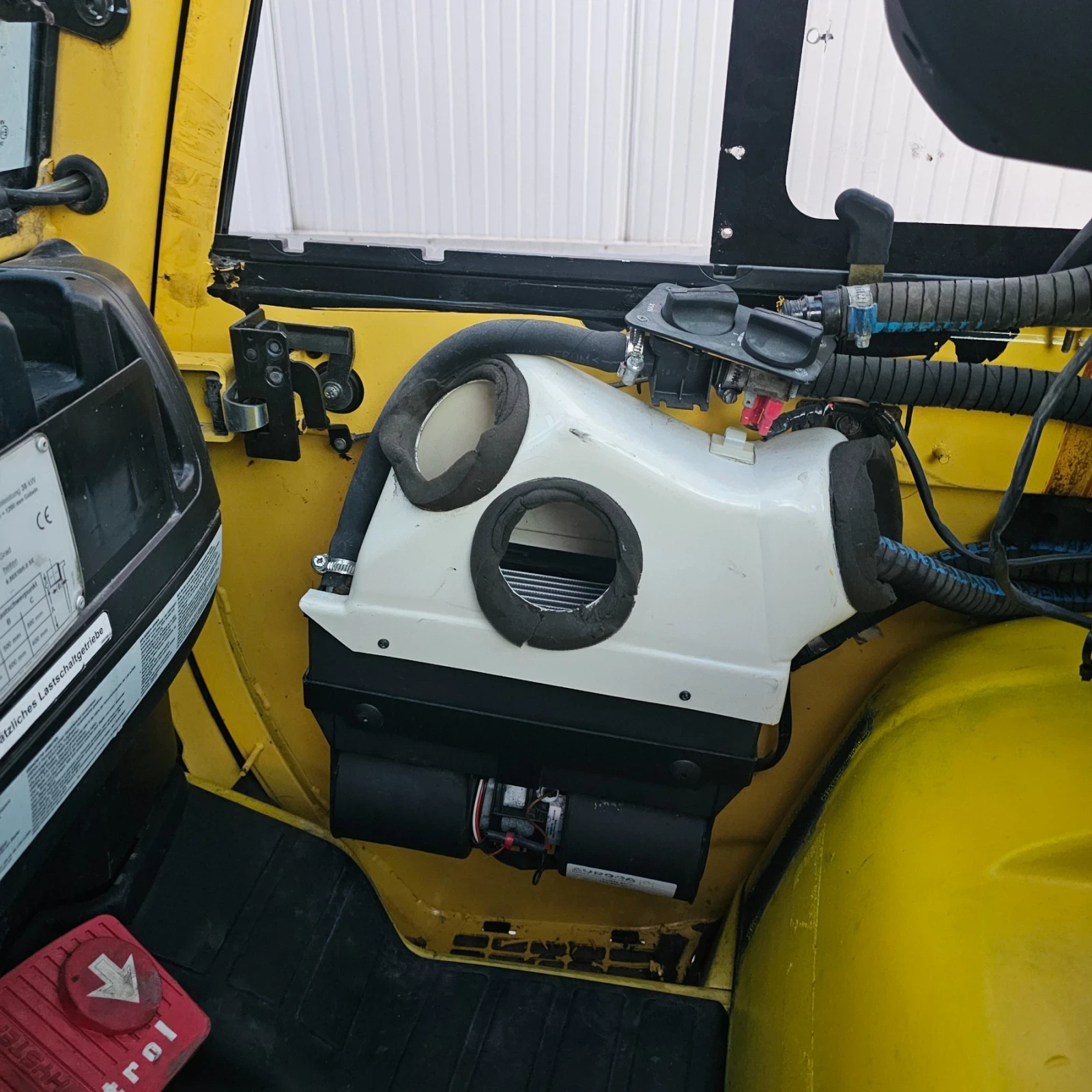 Мотокар Hyster H 3.0 F T, снимка 10 - Индустриална техника - 56011624