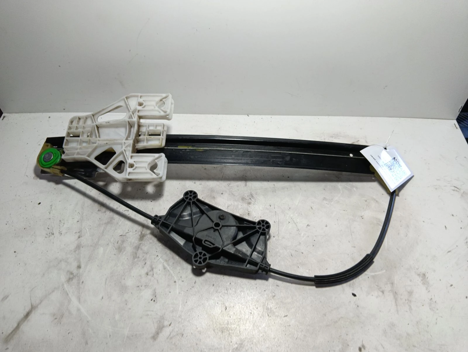 стъклоповдигач заден десен 8K0839462 Audi A4