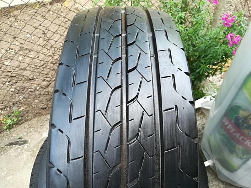 Гуми Летни 235/65R16, снимка 1 - Гуми и джанти - 21761395