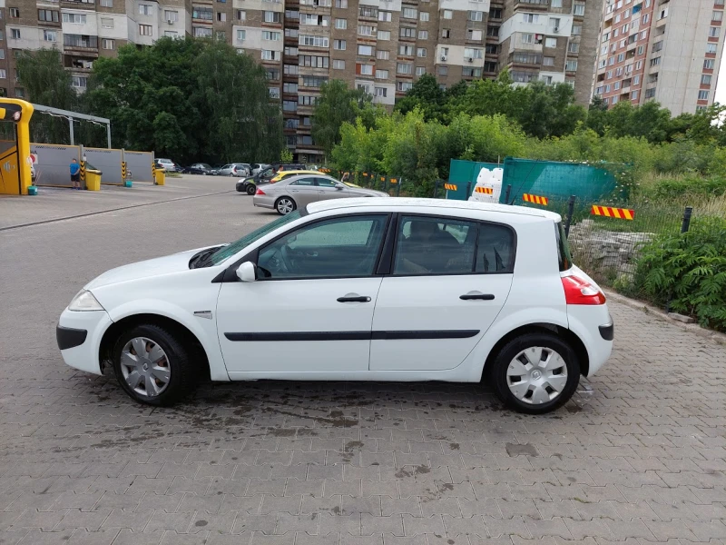 Renault Megane 1.4 16V, снимка 2 - Автомобили и джипове - 47593456