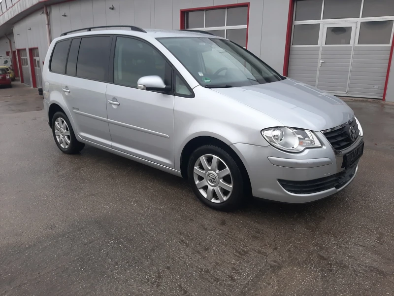 VW Touran 1.6i 102кс NAVI, снимка 4 - Автомобили и джипове - 48645248