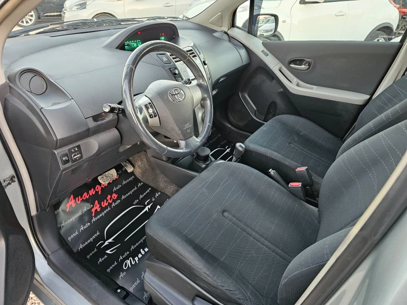 Toyota Yaris 1.4D-4D, Автоматик, снимка 8 - Автомобили и джипове - 48749004