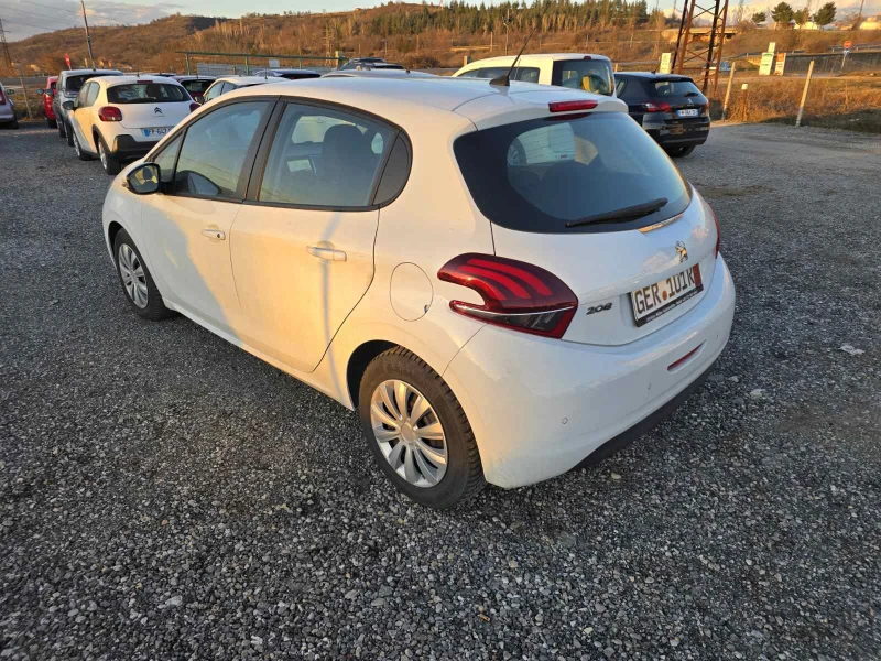 Peugeot 208 1.2i, снимка 6 - Автомобили и джипове - 48912281