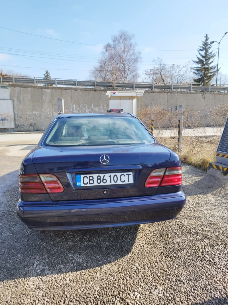 Mercedes-Benz E 220 Cdi, снимка 7 - Автомобили и джипове - 49044304