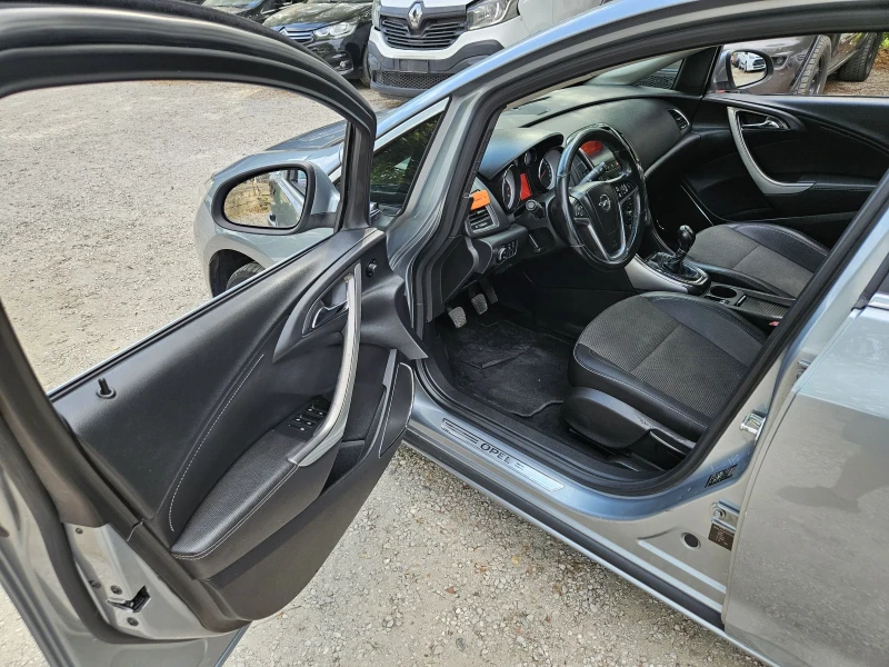 Opel Astra 1.6 Газ/Бензин, снимка 10 - Автомобили и джипове - 51495744