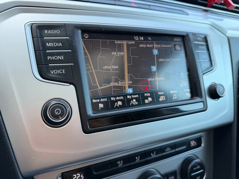 VW Passat БАРТЕР* 2.0TDI* DSG* ПАНОРАМА, снимка 15 - Автомобили и джипове - 51618530