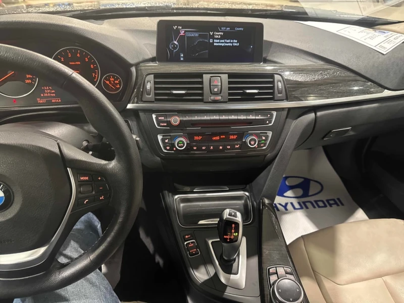 BMW 320 * 320i xDrive * CARFAX * ЦЕНА ДО БГ, снимка 9 - Автомобили и джипове - 52850907