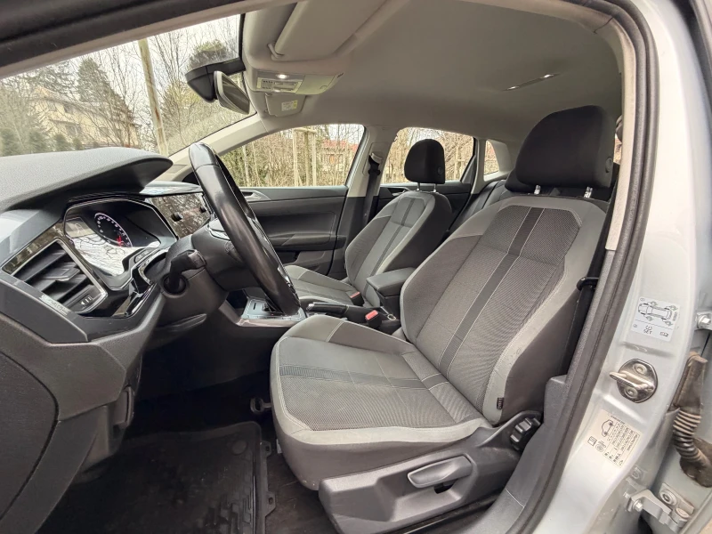 VW Polo 1.0i / АВТОМАТИК, снимка 9 - Автомобили и джипове - 53131335