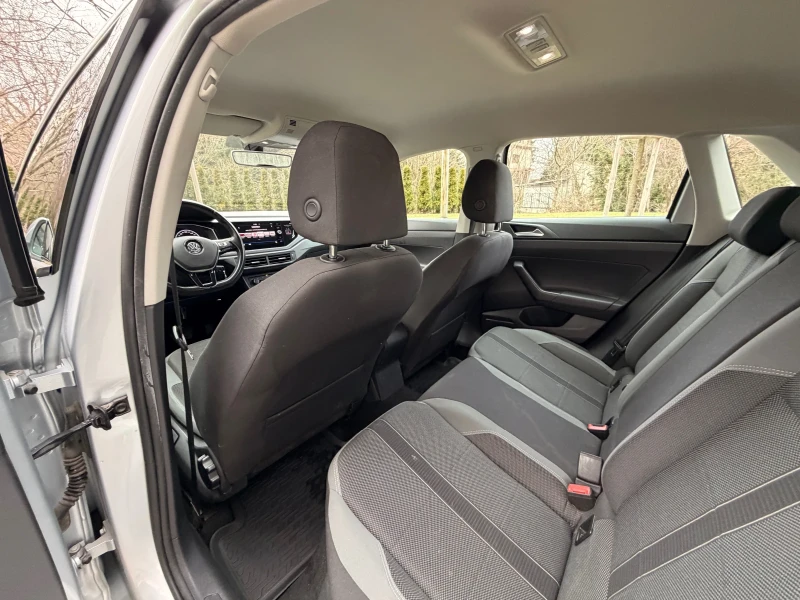 VW Polo 1.0i / АВТОМАТИК, снимка 10 - Автомобили и джипове - 53131335