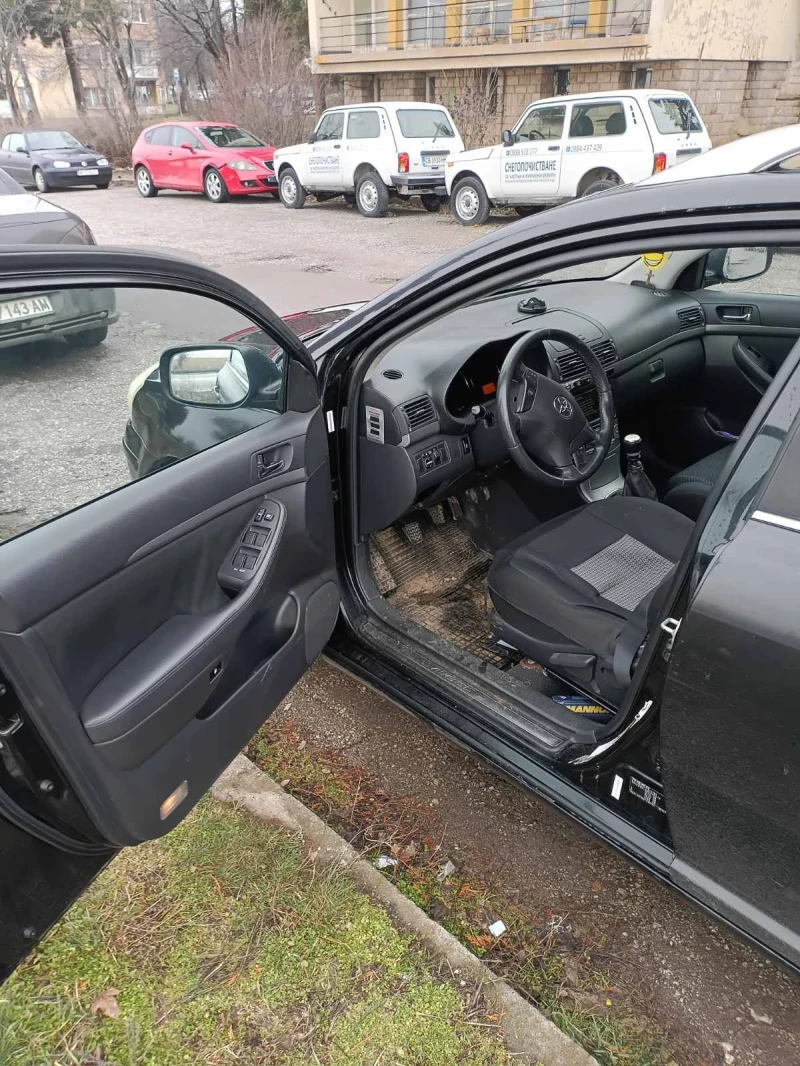 Toyota Avensis, снимка 4 - Автомобили и джипове - 53400821