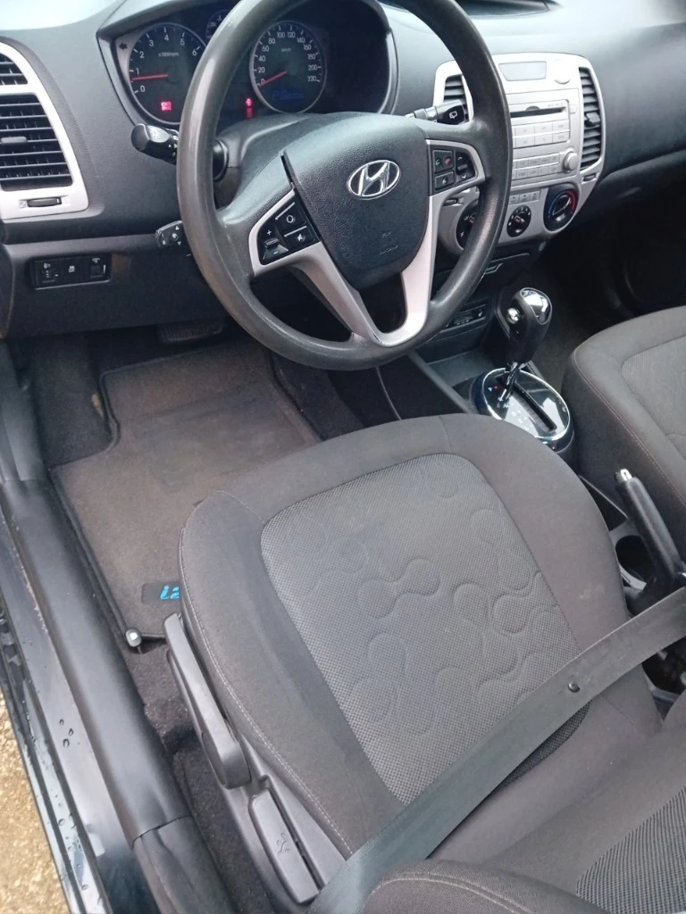 Hyundai I20 1.4 Automatic, снимка 10 - Автомобили и джипове - 49508575