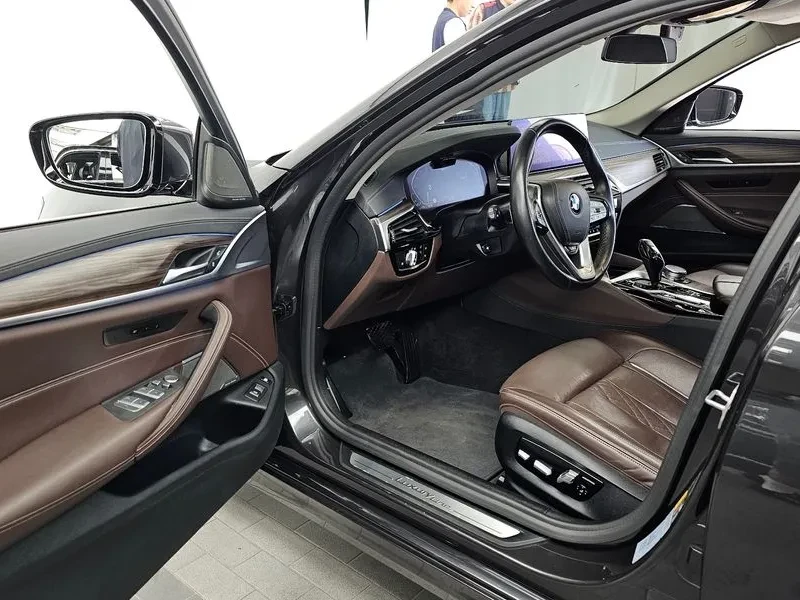 BMW 520 530E LUXURY, снимка 10 - Автомобили и джипове - 54928158