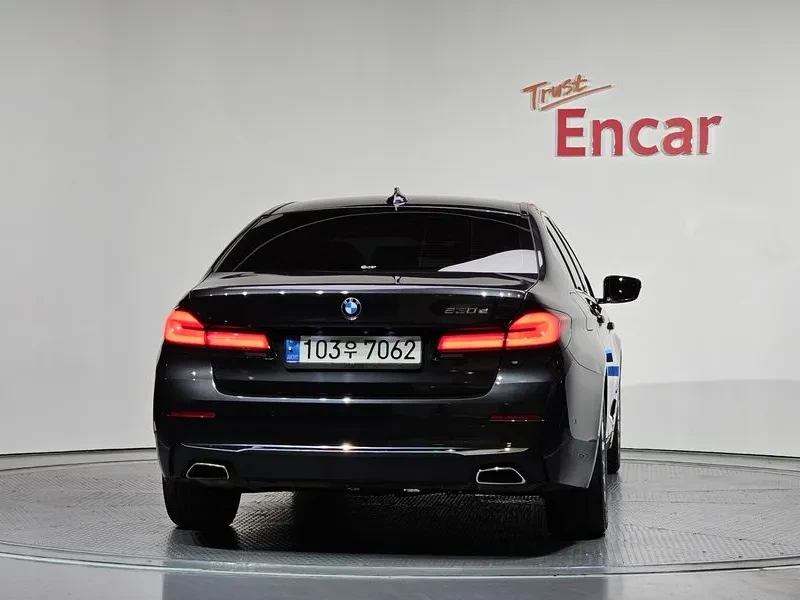 BMW 520 530E LUXURY, снимка 4 - Автомобили и джипове - 54928158