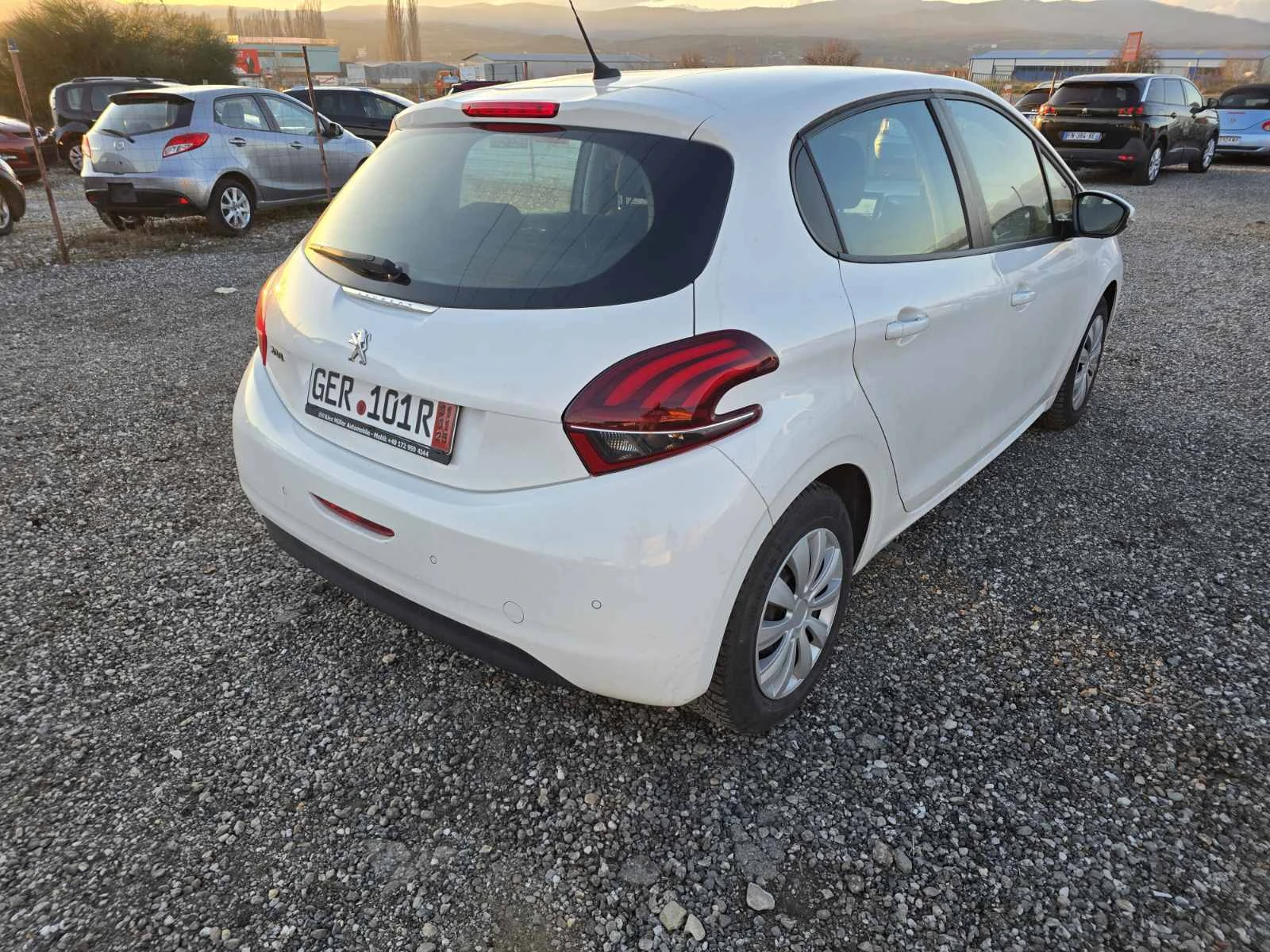 Peugeot 208 1.2i - изображение 5