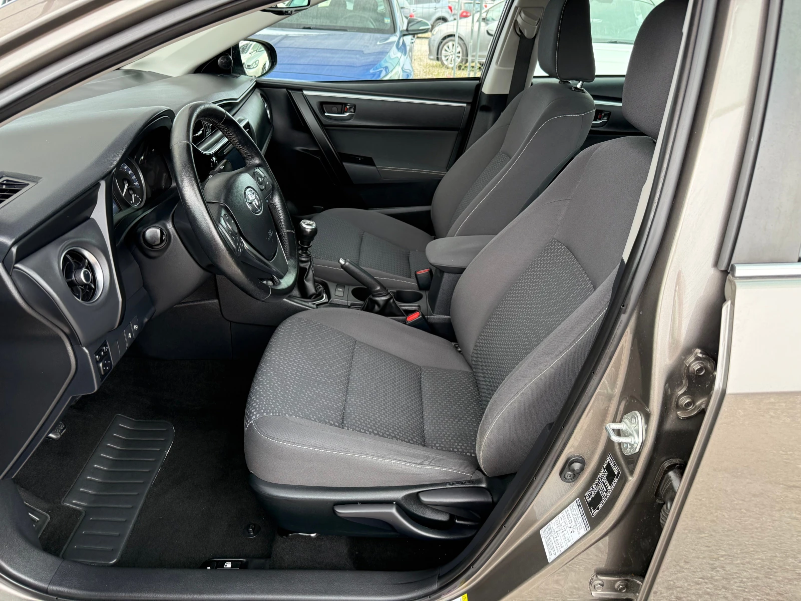 Toyota Corolla 1.6 i - изображение 7