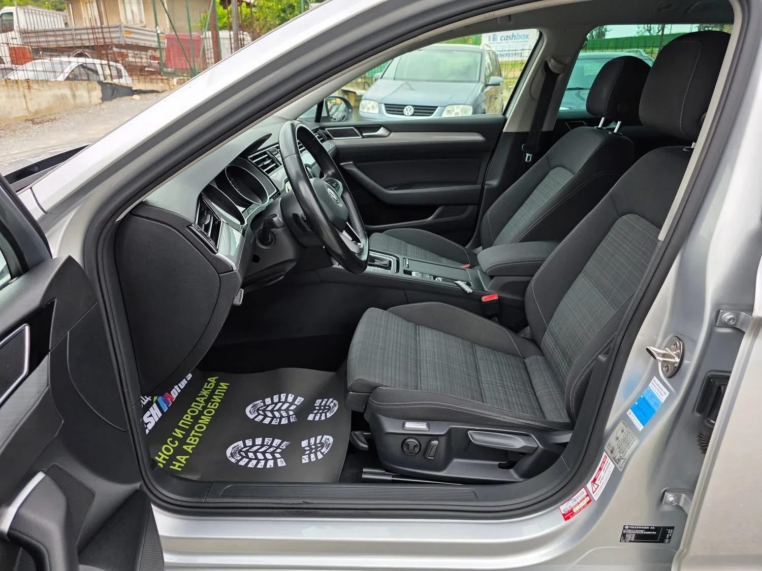 VW Passat 2.0TDI 150K.C./АВТОМАТ/НАВИ/ДИСТРОНИК/ЛЕЙН-АСИСТ - изображение 6