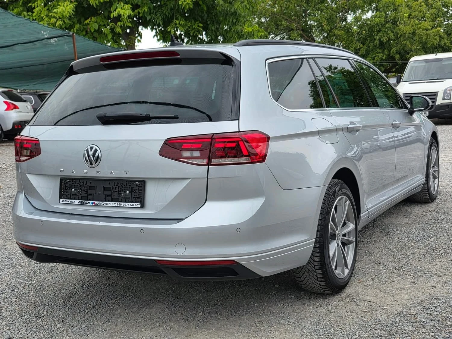 VW Passat 2.0TDI 150K.C./АВТОМАТ/НАВИ/ДИСТРОНИК/ЛЕЙН-АСИСТ - изображение 4