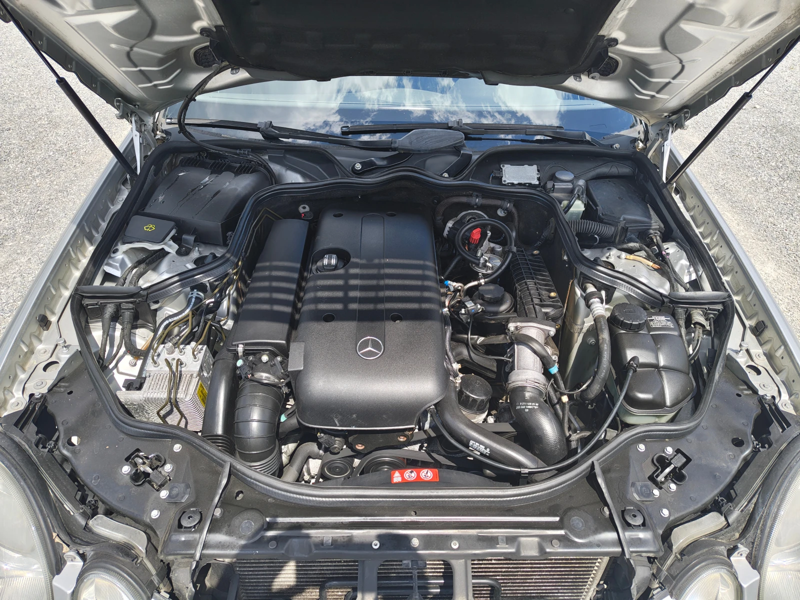 Mercedes-Benz E 270 Eleganse, снимка 17 - Автомобили и джипове - 54358218