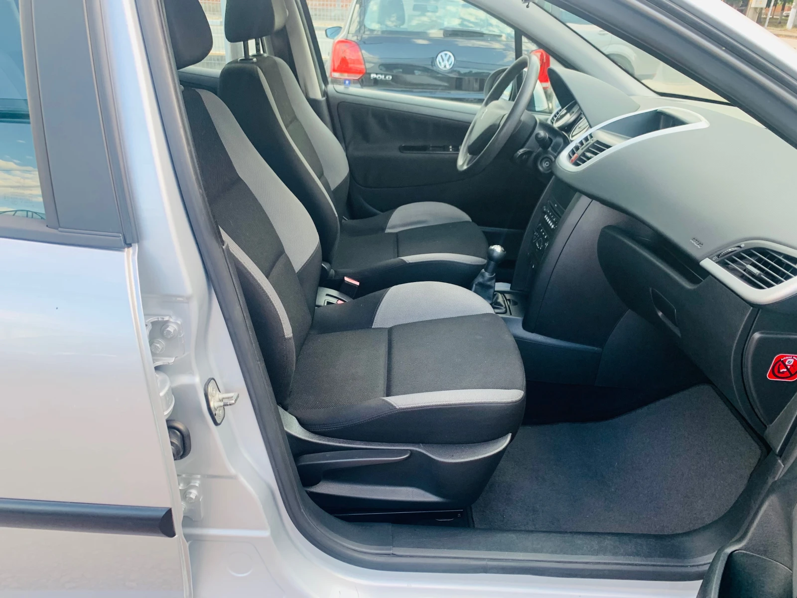 Peugeot 207 1.4hdi 151000km, снимка 13 - Автомобили и джипове - 55237160