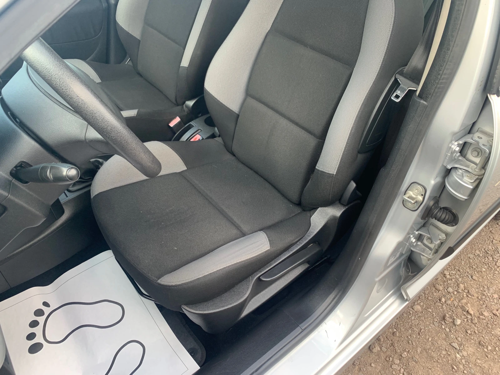 Peugeot 207 1.4hdi 151000km, снимка 10 - Автомобили и джипове - 55237160