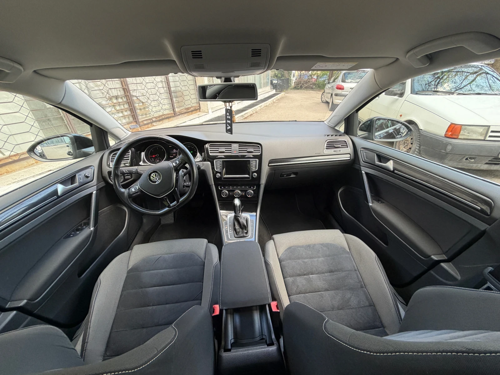 VW Golf 2.0 TDI, снимка 5 - Автомобили и джипове - 55241154