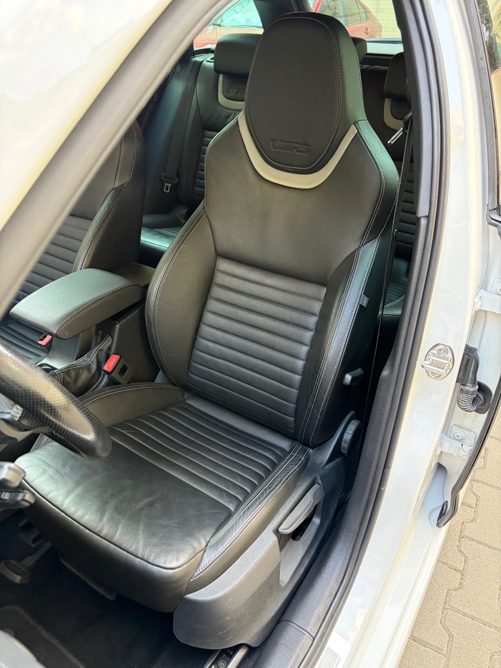 Skoda Octavia RS 4x4 TDI, снимка 8 - Автомобили и джипове - 55322928