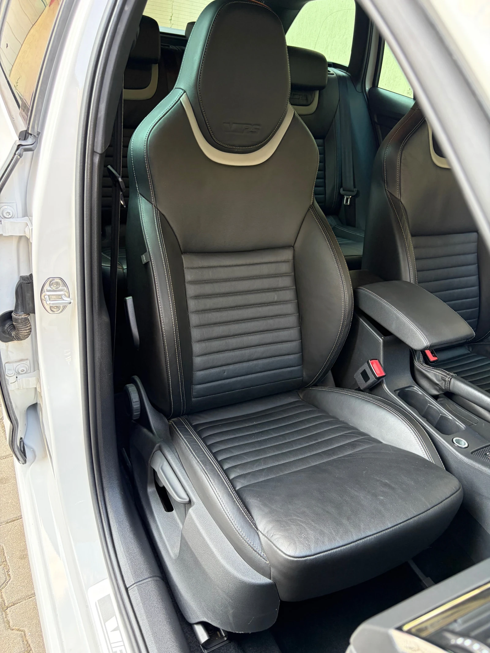Skoda Octavia RS 4x4 TDI, снимка 9 - Автомобили и джипове - 55322928