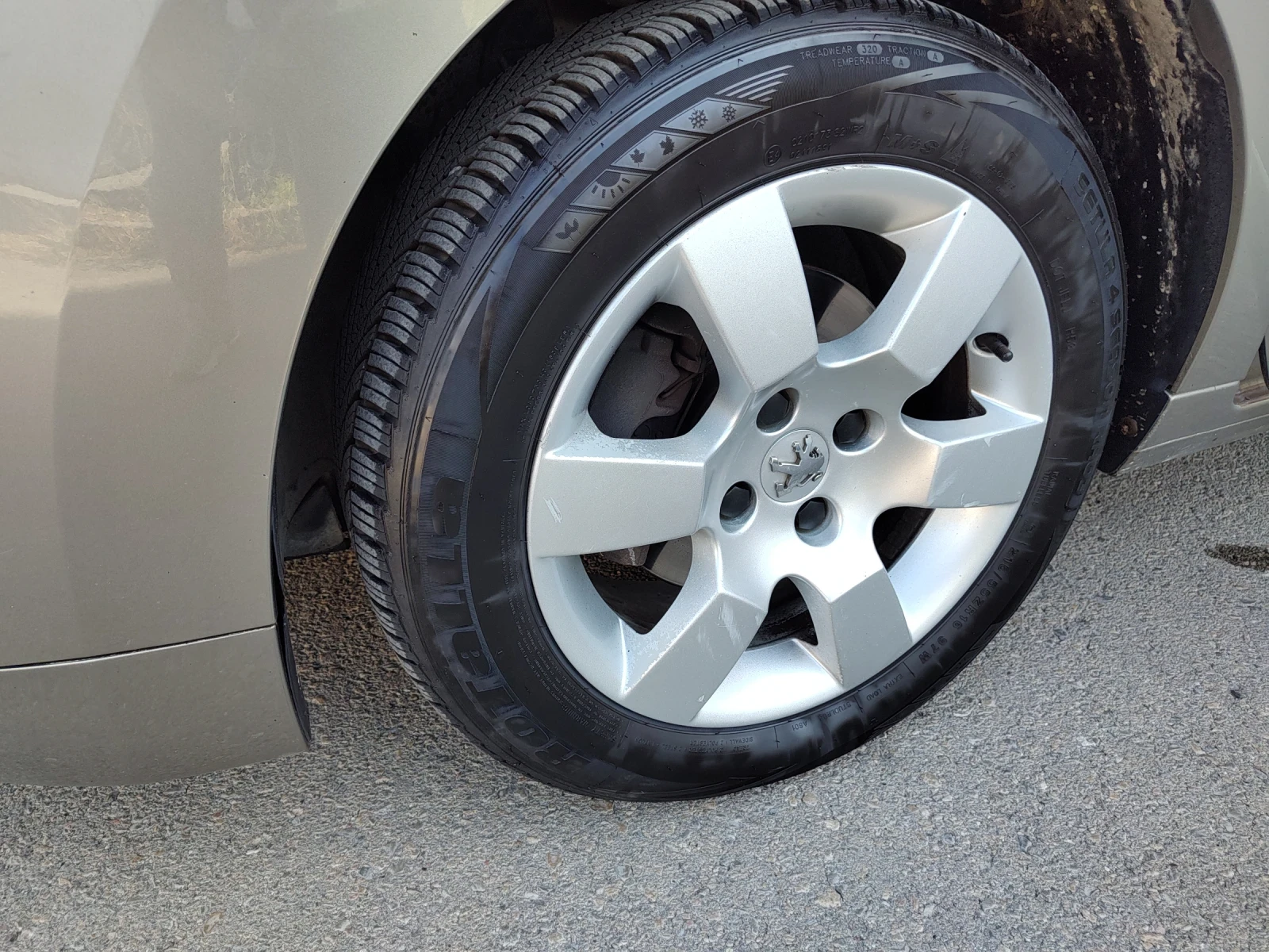 Peugeot 5008 1.6HDI 7места, снимка 10 - Автомобили и джипове - 55522273