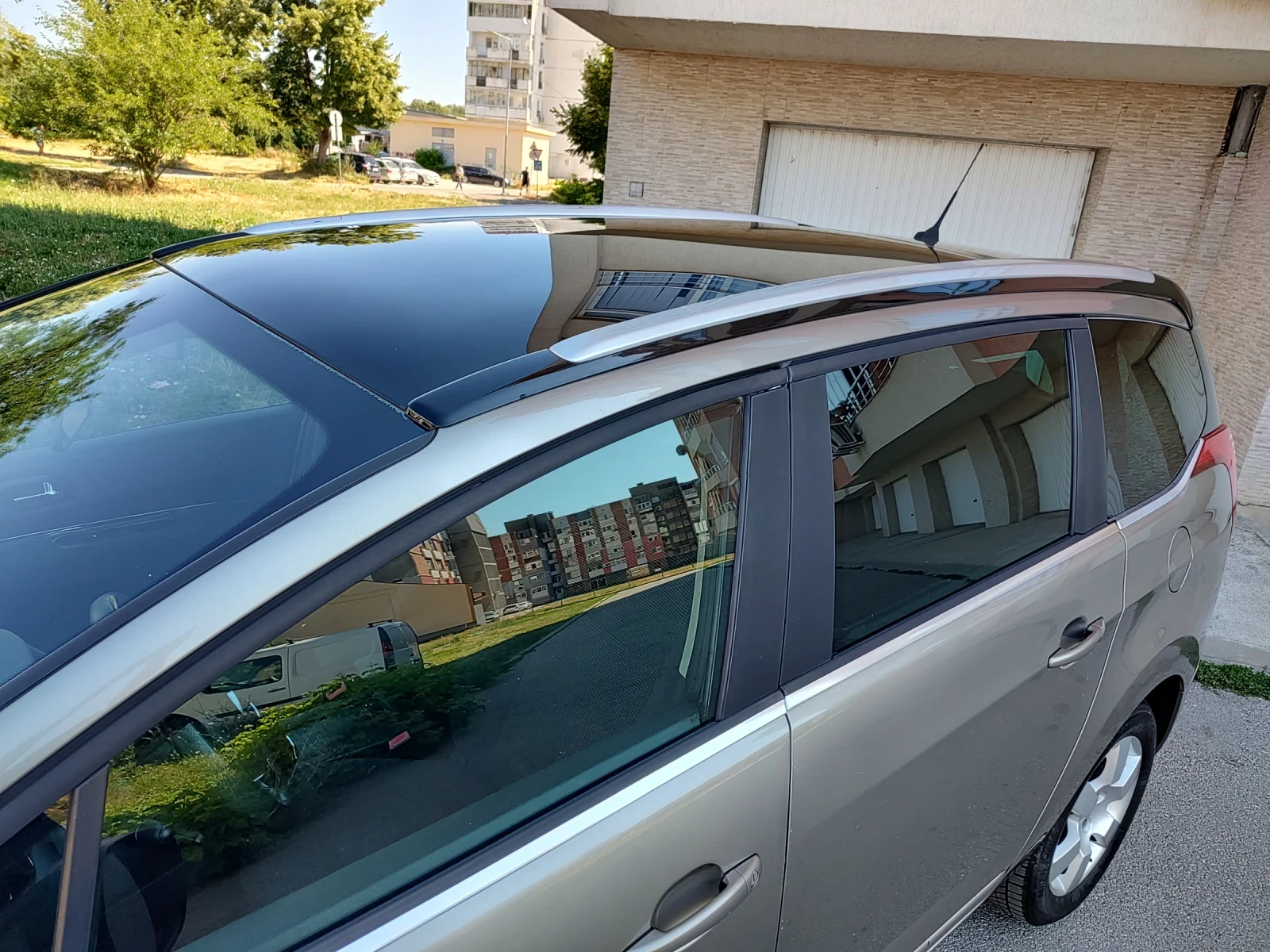 Peugeot 5008 1.6HDI 7места, снимка 3 - Автомобили и джипове - 55522273