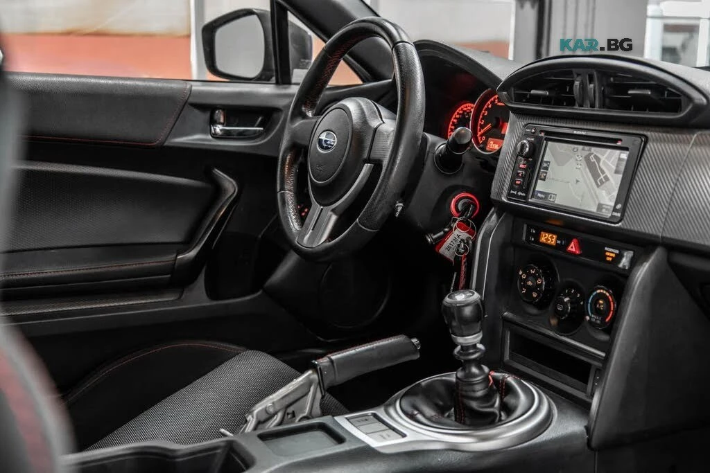 Subaru BRZ Premium RWD* ПОДГРЕВ* КАМЕРА* РЪЧНА С.К* , снимка 10 - Автомобили и джипове - 55942910