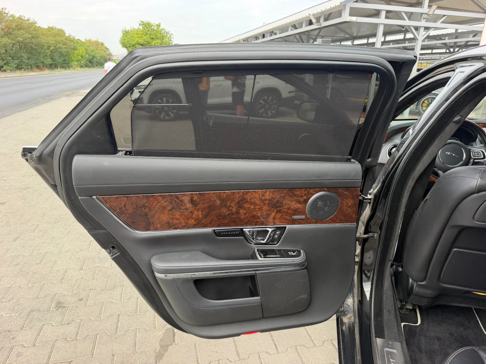 Jaguar Xj LONG#PORTFOLIO#PANORAMA#4xОБДУХ#ALCANTARA#AWD, снимка 14 - Автомобили и джипове - 55965730