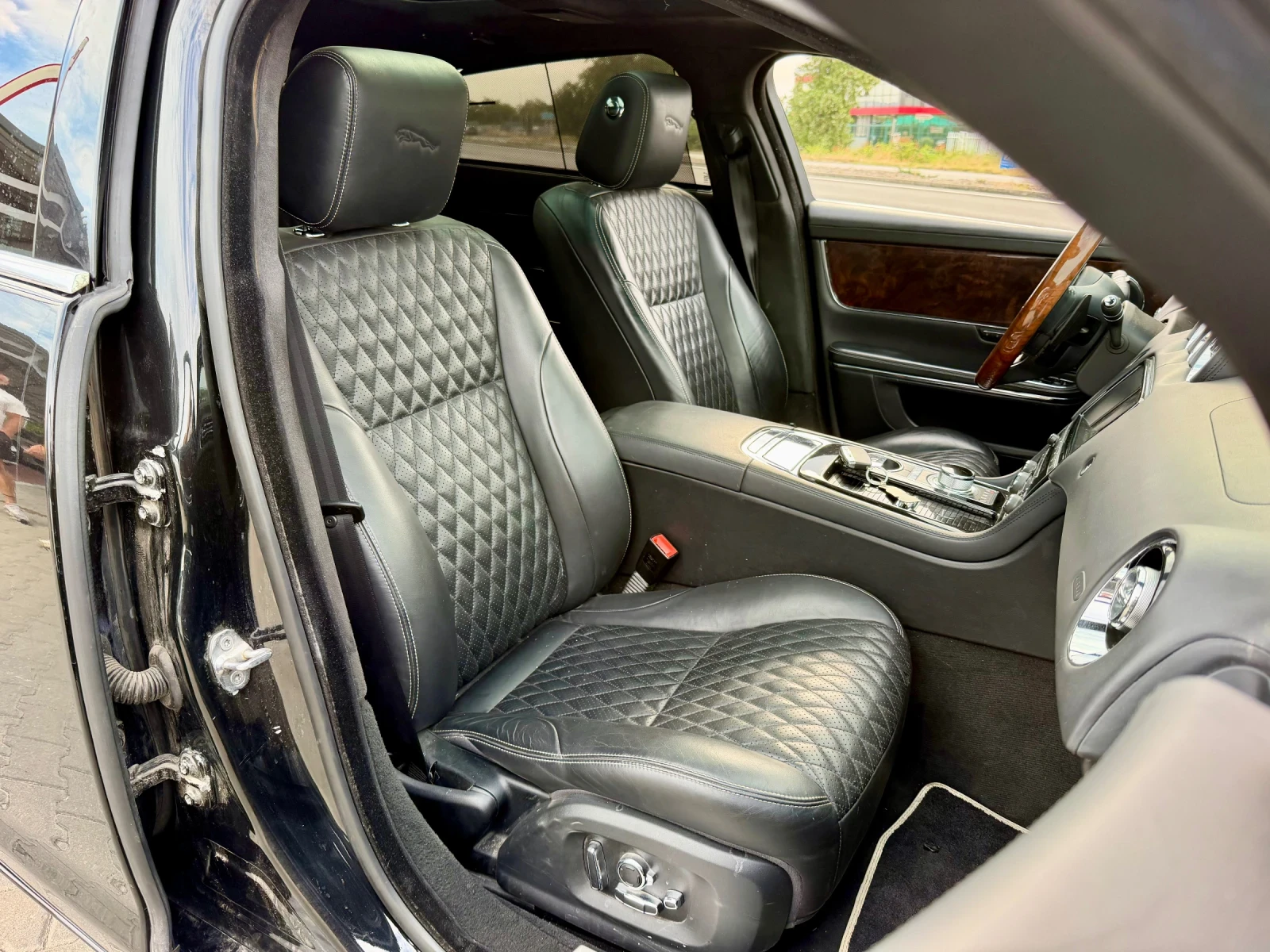 Jaguar Xj LONG#PORTFOLIO#PANORAMA#4xОБДУХ#ALCANTARA#AWD, снимка 11 - Автомобили и джипове - 55965730