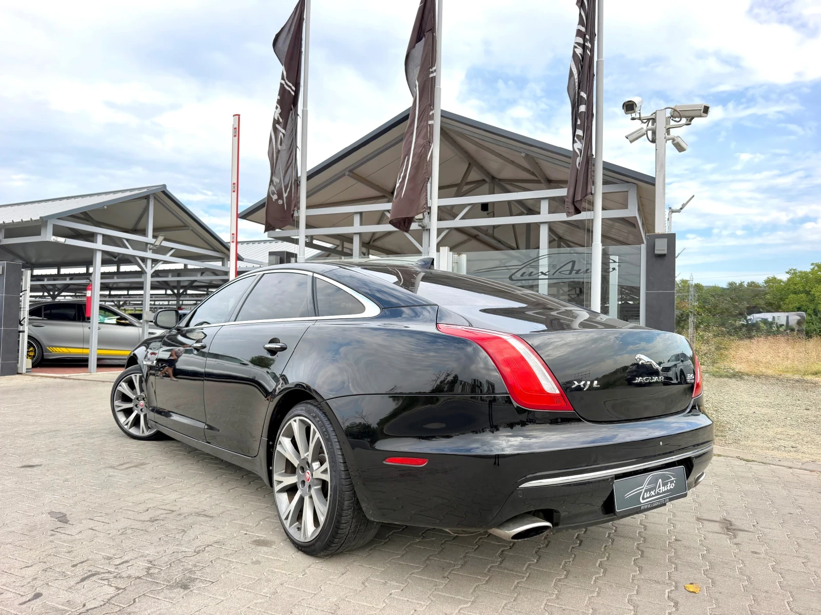 Jaguar Xj LONG#PORTFOLIO#PANORAMA#4xОБДУХ#ALCANTARA#AWD, снимка 5 - Автомобили и джипове - 55965730
