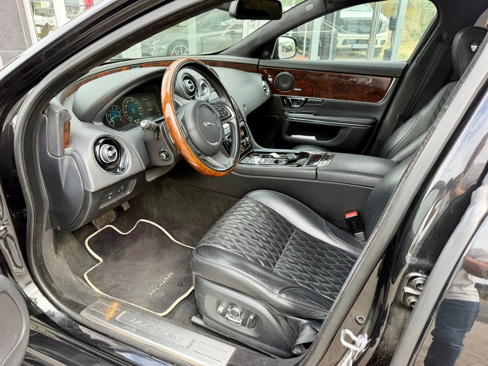 Jaguar Xj LONG#PORTFOLIO#PANORAMA#4xОБДУХ#ALCANTARA#AWD, снимка 8 - Автомобили и джипове - 55965730