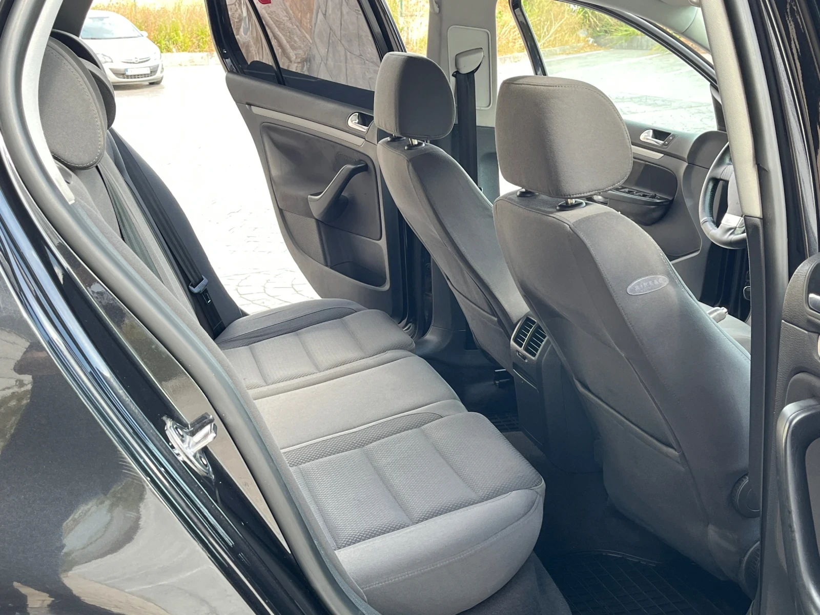 VW Golf 1.9TDI/105/BKC, снимка 16 - Автомобили и джипове - 56193355