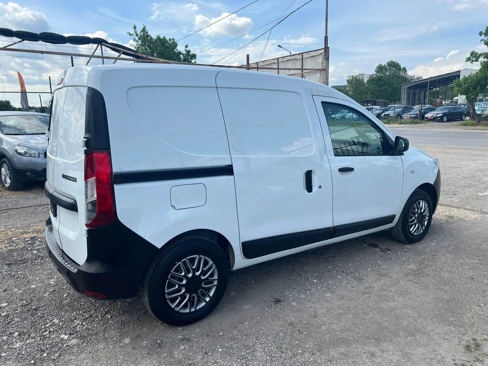 Dacia Dokker 1.6i ГАЗ/ПАРКТРОНИК, снимка 6 - Автомобили и джипове - 56324669