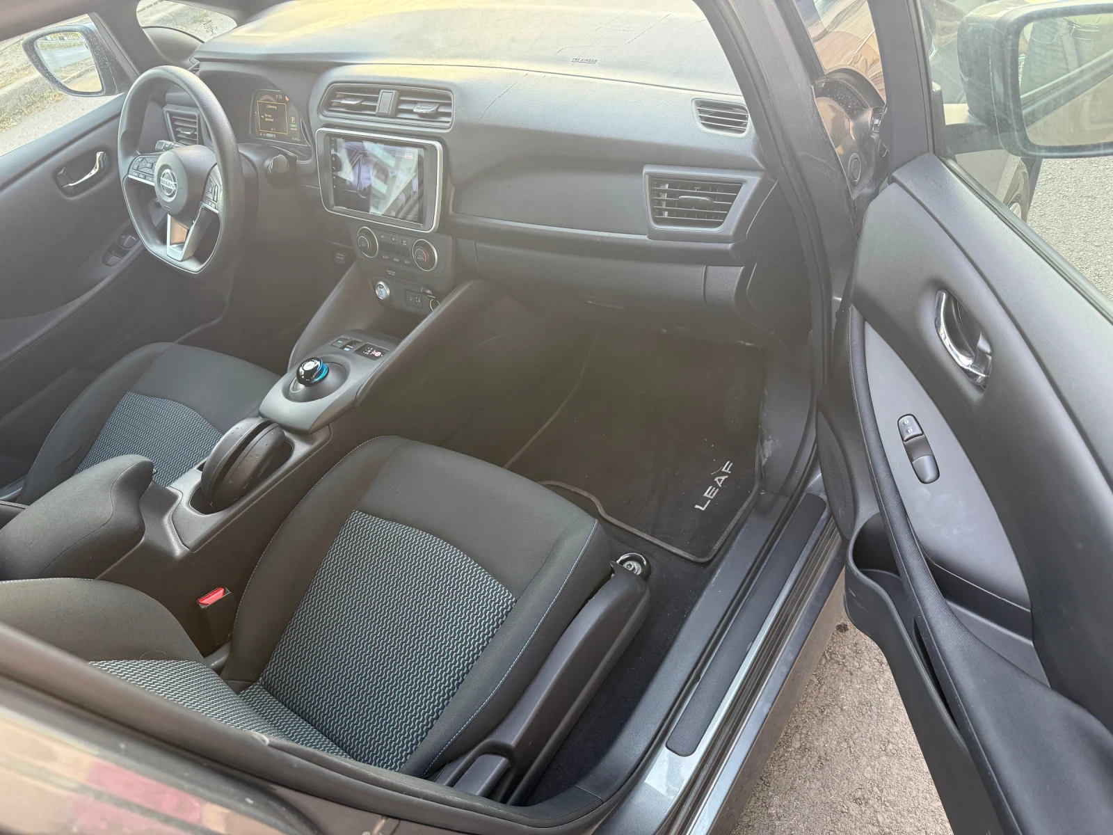Nissan Leaf , снимка 5 - Автомобили и джипове - 56329769