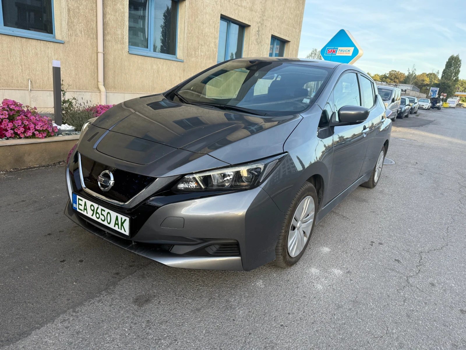 Nissan Leaf , снимка 3 - Автомобили и джипове - 56329769