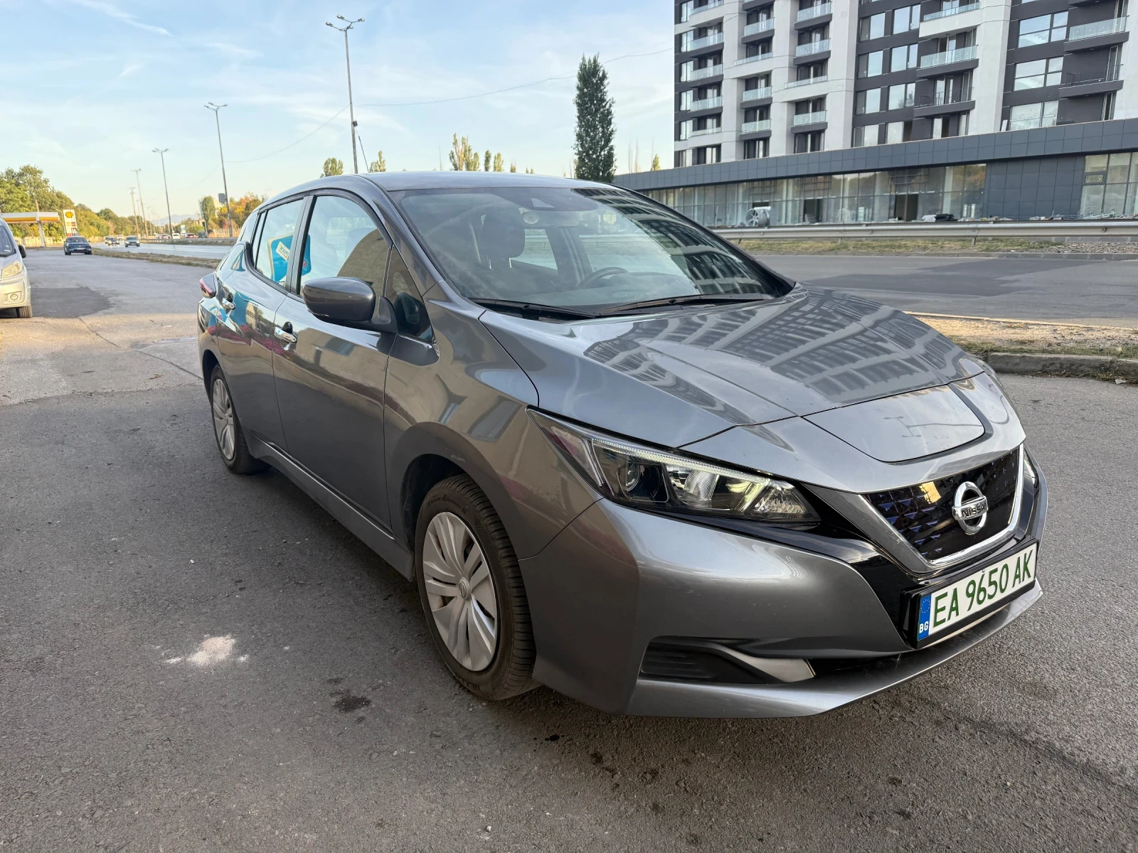 Nissan Leaf , снимка 2 - Автомобили и джипове - 56329769