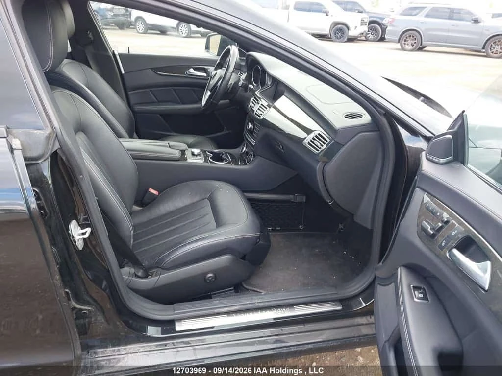Mercedes-Benz CLS 550 * 4MATIC * CARFAX * ����� �� ����������� | Mobile.bg � ����������� 5