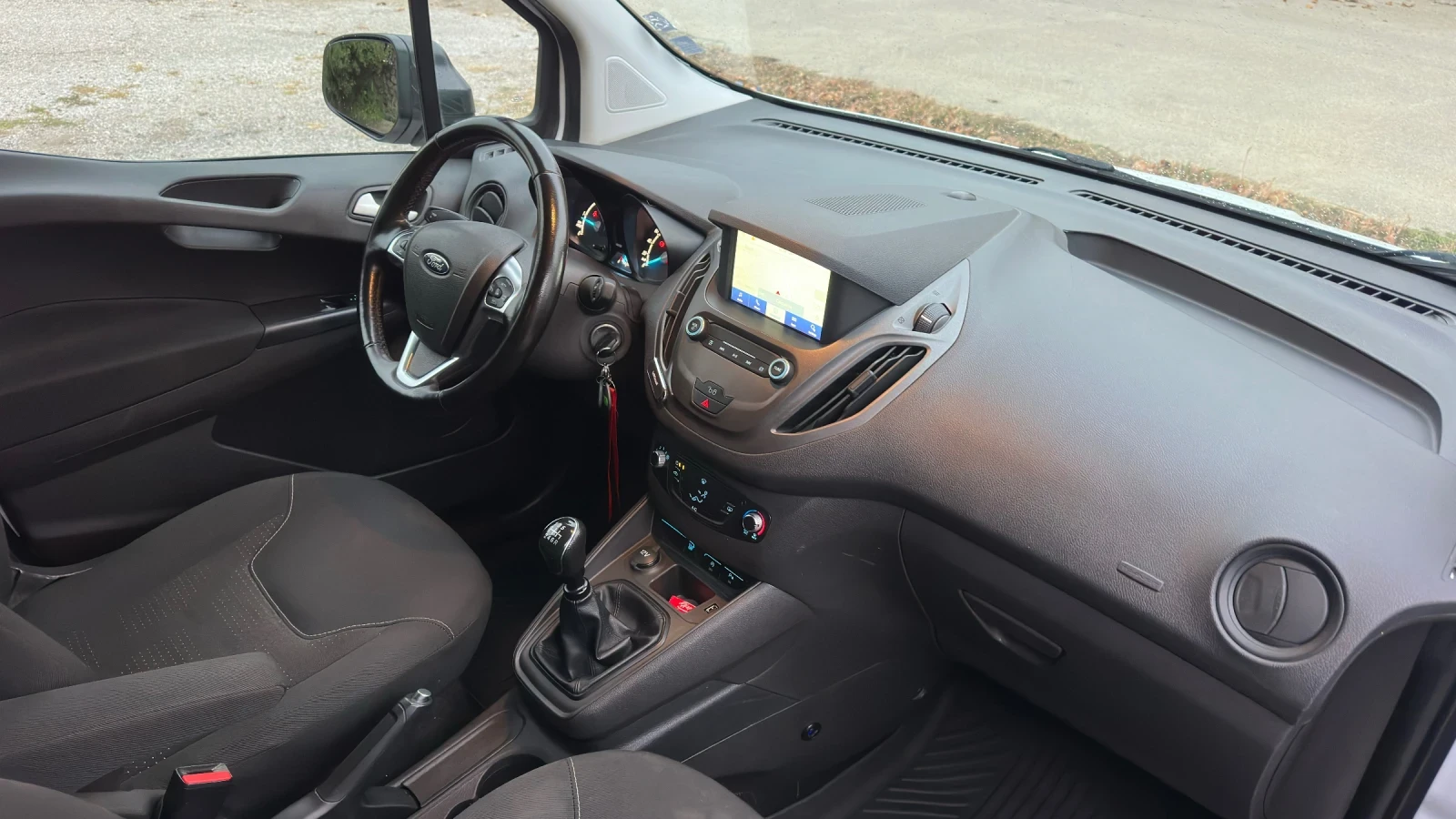 Ford Courier 1.5 TDCI/Navi/Apple CarPlay/Мулти, снимка 10 - Автомобили и джипове - 56739947