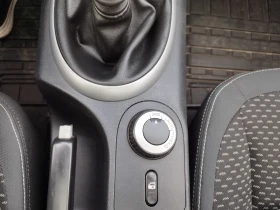 Nissan Qashqai 2.0i 4x4 Panorama, снимка 13