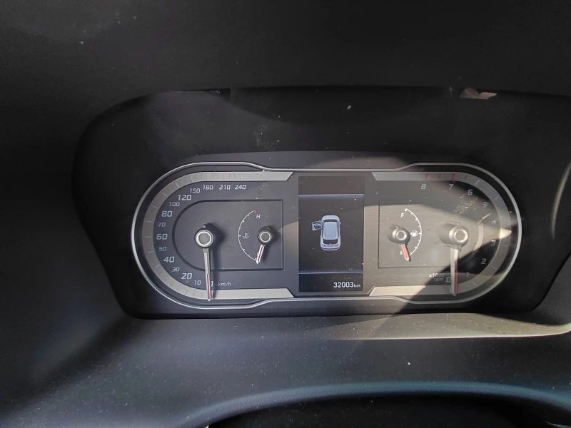 Hyundai Tucson 1.6, снимка 10 - Автомобили и джипове - 51695861