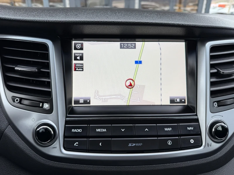 Hyundai Tucson 1.6 i Пълна сервизна история!Прочети описанието!, снимка 9 - Автомобили и джипове - 52550973