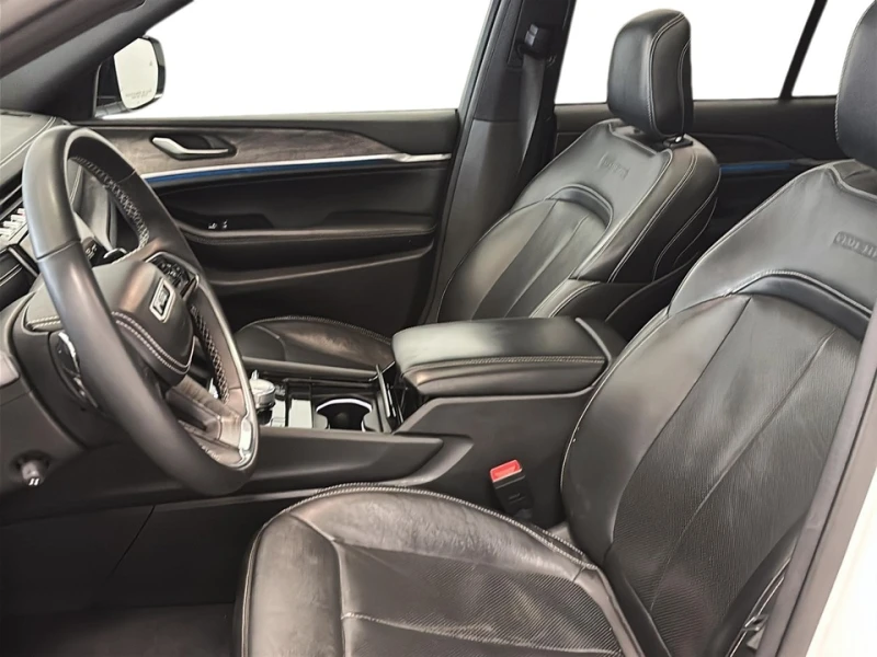 Jeep Grand cherokee OVERLAND* PANO* COOLED&HEATED SEATS, снимка 6 - Автомобили и джипове - 53583539