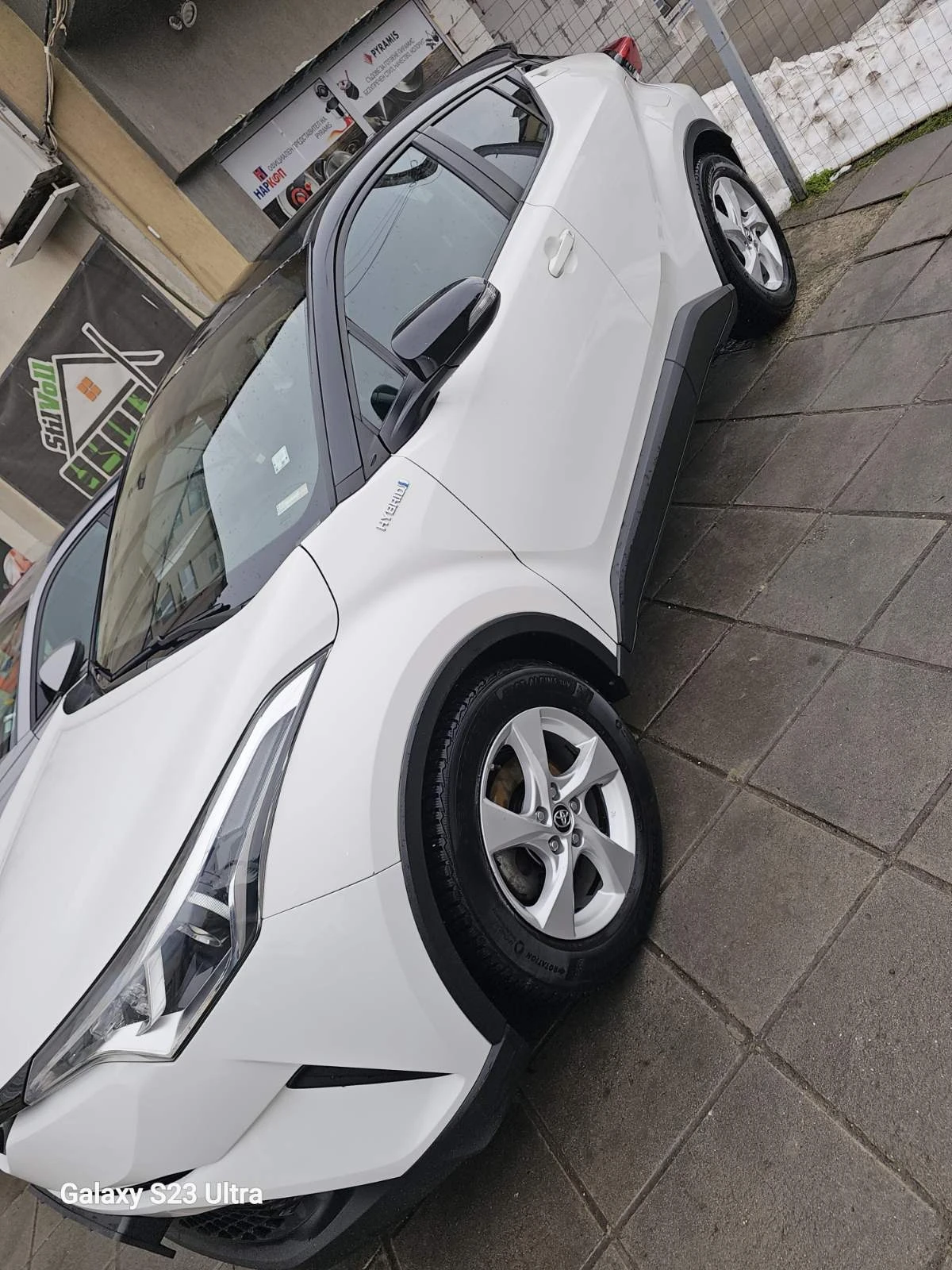 Toyota C-HR В ГАРАНЦИЯ * КАТО НОВА* 1.8 Hybrid , снимка 4 - Автомобили и джипове - 53479450