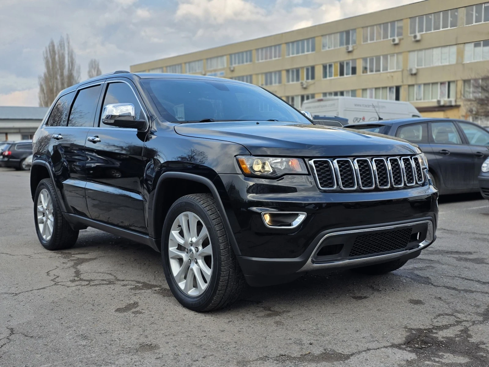 Jeep Grand cherokee 5.7-HEMI 94015км.евро-6 2017г., снимка 3 - Автомобили и джипове - 53725965